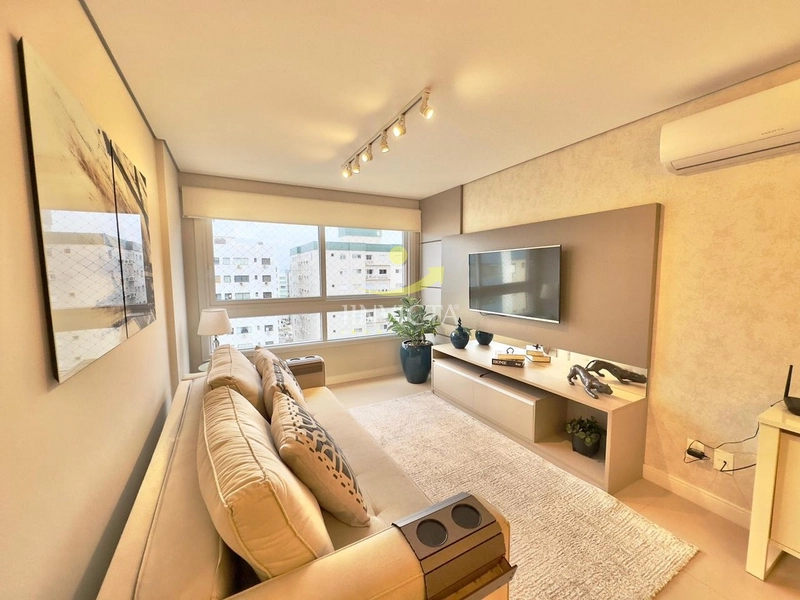 Apartamento de alto padrão, mobiliado e decorado, Navegantes, com box