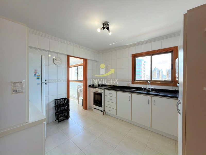 Apartamento de 4 dormitórios disponível para locação de temporada.: 10ª foto da galeria de imagens do imóvel