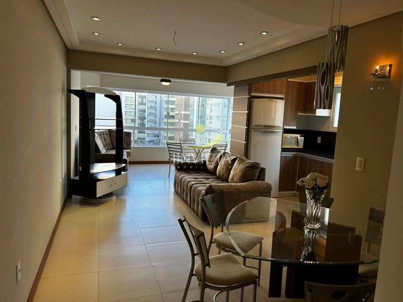 Apartamento de 2 dormitórios disponível para locação de temporada.