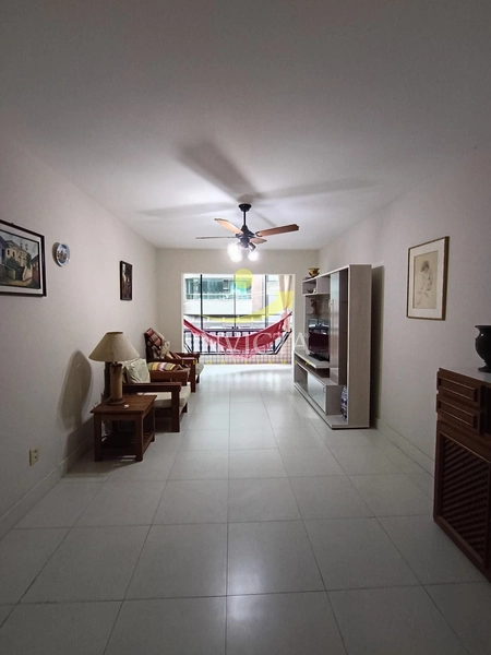 Apartamento de 2 dormitórios + dependência disponível para locação.