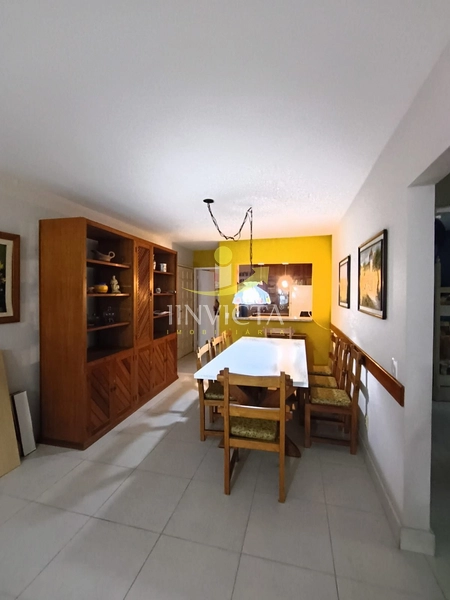 Apartamento de 2 dormitórios + dependência disponível para locação.: 4ª foto da galeria de imagens do imóvel