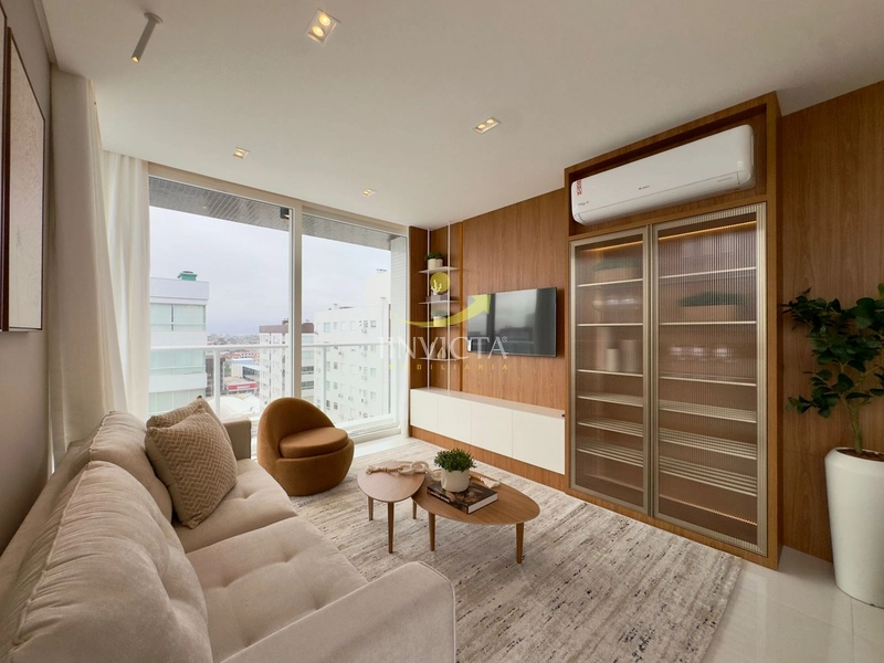 APARTAMENTO 3 SUÍTES, MOBILIADO E DECORANO NO CENTRO!