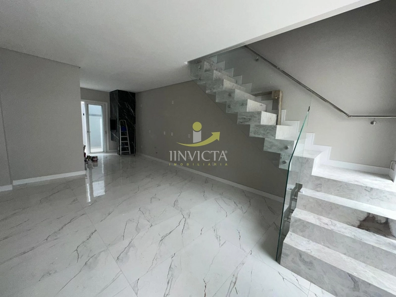 SOBRADO PARA LOCAÇÃO ANUAL: 3ª foto da galeria de imagens do imóvel