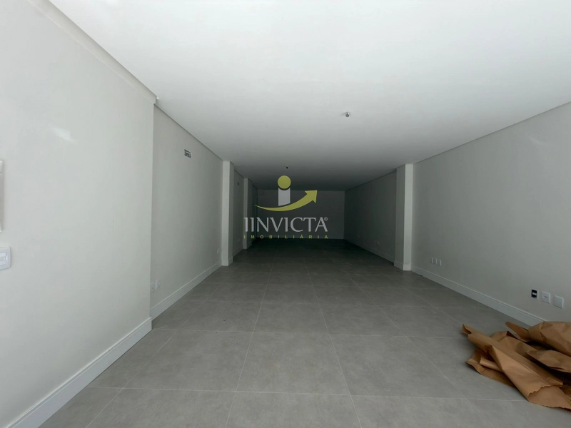 Loja disponível para locação anual: 3ª foto da galeria de imagens do imóvel