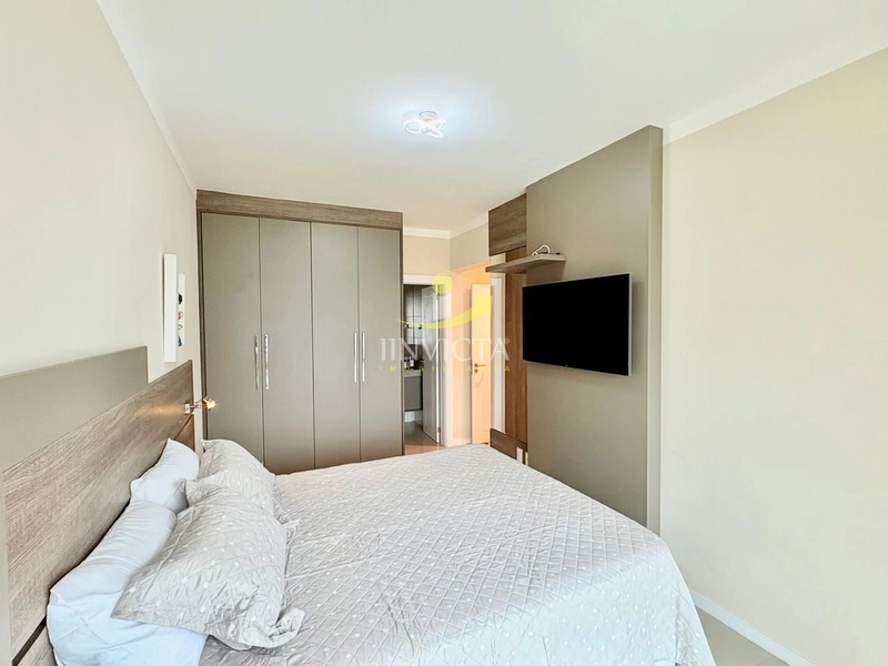 APARTAMENTO EM FRENTE A PRAÇA SURDOS E MUDOS!: 1ª foto da galeria de imagens do imóvel