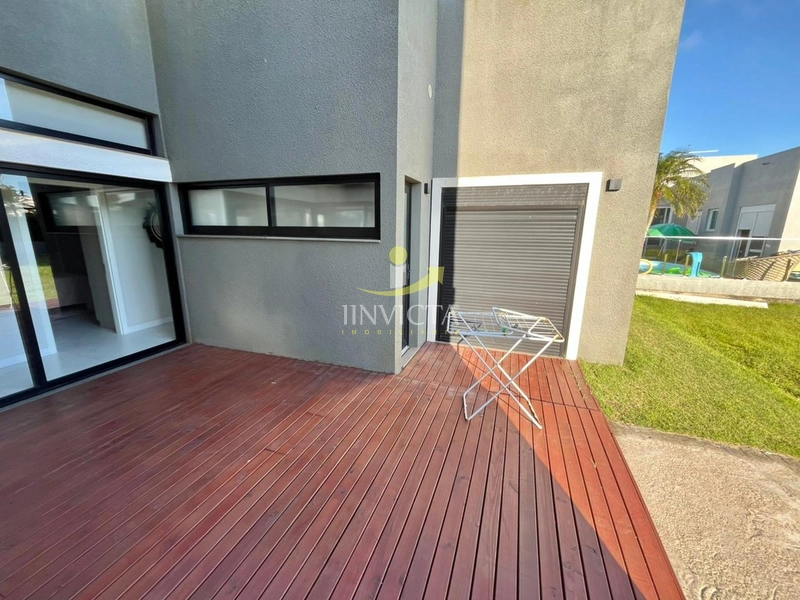 Casa com 4 suítes disponível para locação anual.: 18ª foto da galeria de imagens do imóvel