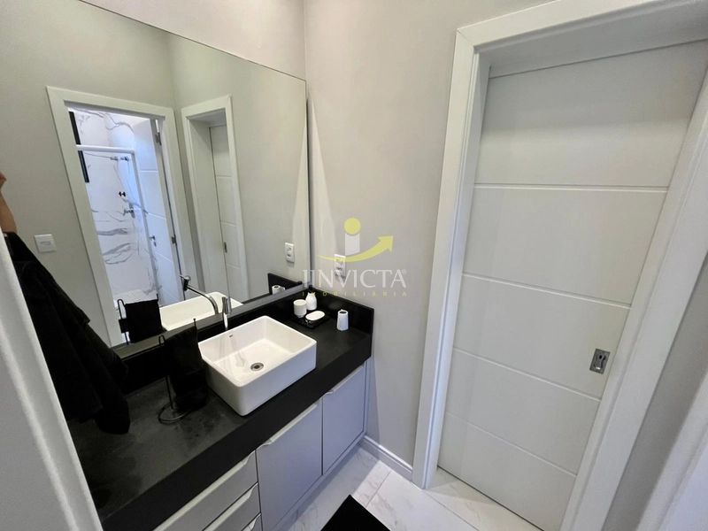 Casa com 4 suítes disponível para locação anual.: 11ª foto da galeria de imagens do imóvel