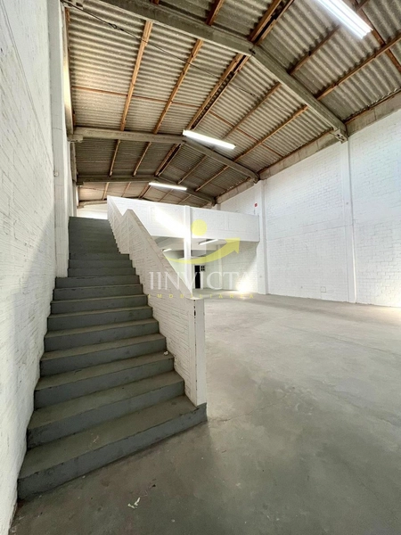 Pavilhão disponível para locação anual.: 8ª foto da galeria de imagens do imóvel