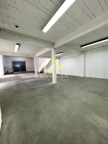 Pavilhão disponível para locação anual.: 6ª foto da galeria de imagens do imóvel