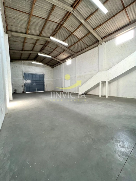 Pavilhão disponível para locação anual.: 1ª foto da galeria de imagens do imóvel
