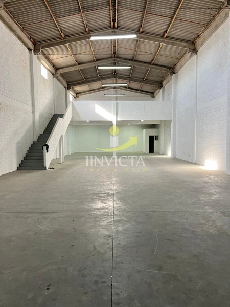 Pavilhão disponível para locação anual.: 2ª foto da galeria de imagens do imóvel