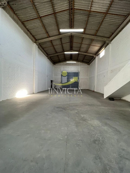 Pavilhão disponível para locação anual.: 11ª foto da galeria de imagens do imóvel