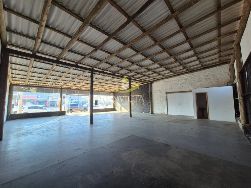 Loja disponível para locação anual.: 3ª foto da galeria de imagens do imóvel