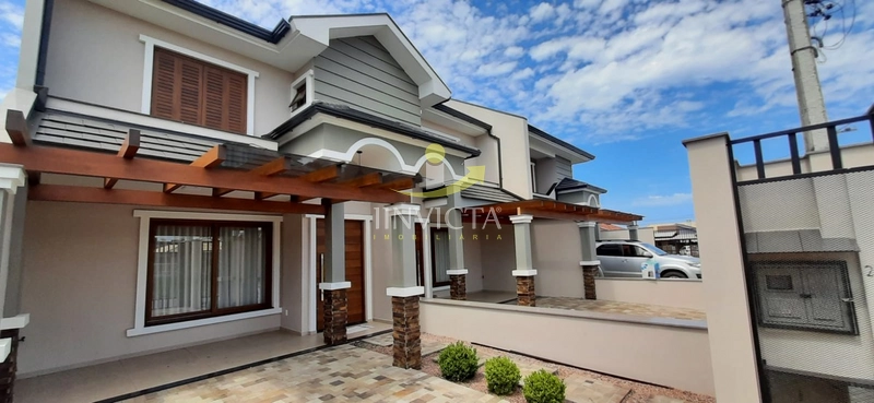 Sobrado no bairro Araçá disponível para locação anual.