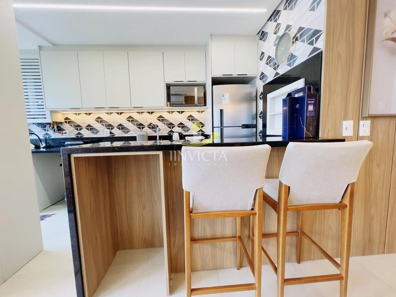 VISTA ETERNA MAR!MOBILIADO E DECORADO! 2 SUÍTES, EDIFÍCIO COM ROOFTOP!: 6ª foto da galeria de imagens do imóvel