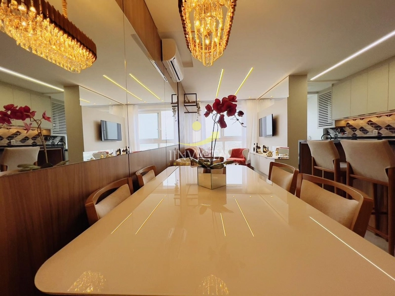 VISTA ETERNA MAR!MOBILIADO E DECORADO! 2 SUÍTES, EDIFÍCIO COM ROOFTOP!: 5ª foto da galeria de imagens do imóvel