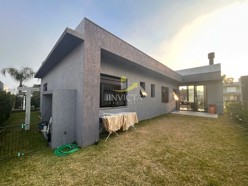 Casa com 4 suítes disponível para locação anual.: 17ª foto da galeria de imagens do imóvel