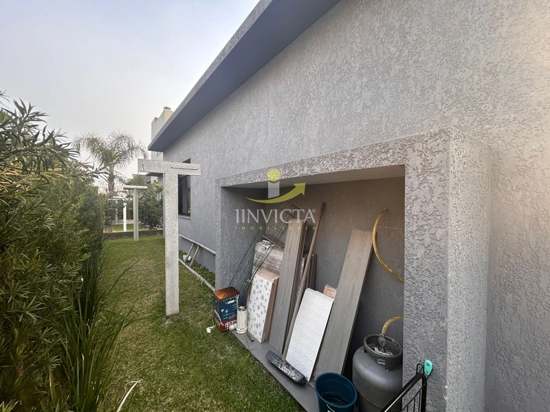 Casa com 4 suítes disponível para locação anual.: 18ª foto da galeria de imagens do imóvel