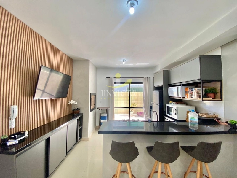 Apartamento de 2 dormitórios com terraço disponível para locação anual: 6ª foto da galeria de imagens do imóvel