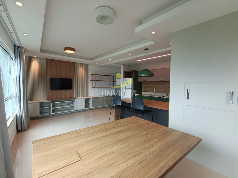 Apartamento de 02 dormitórios disponível para locação anual.