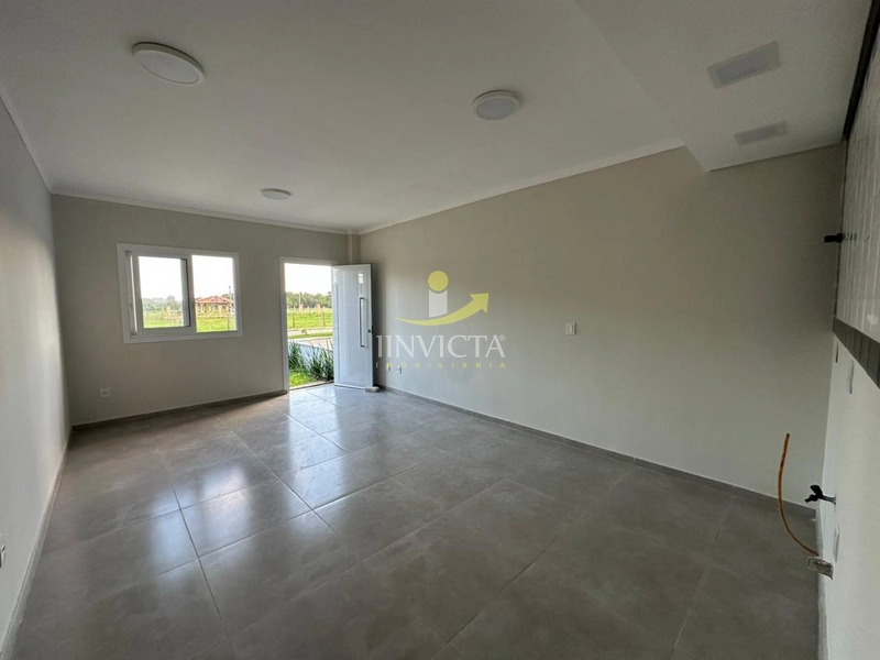 CASA DE 02 DORMITÓRIOS - LOCAÇÃO ANUAL