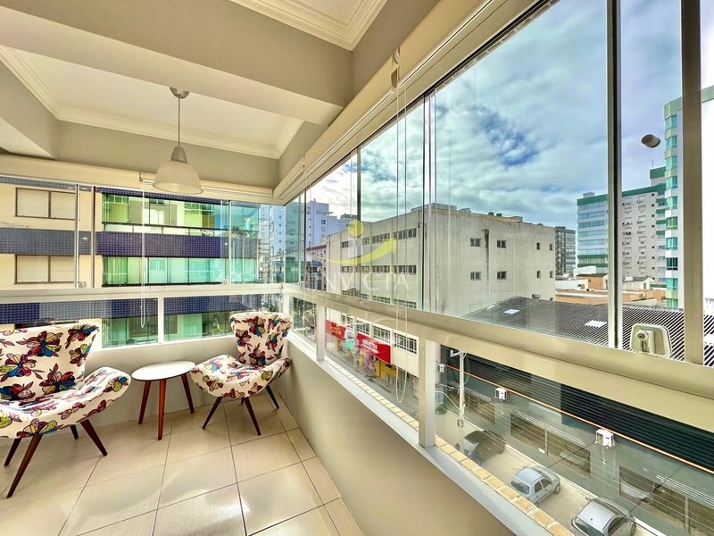 EXCELENTR 2 DORMITÓRIOS NO CENTRO A POUCOS METROS DO MAR!!!!