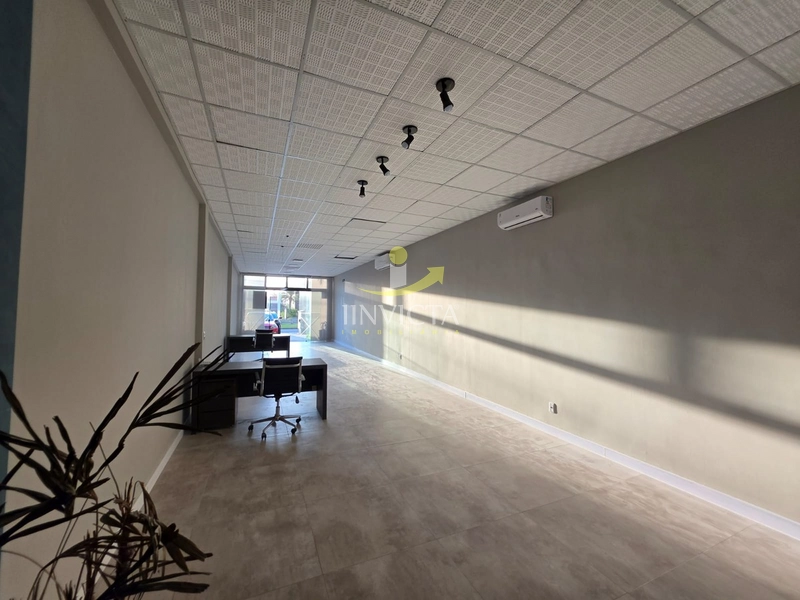 Loja disponível para locação anual em Atlântida.: 7ª foto da galeria de imagens do imóvel