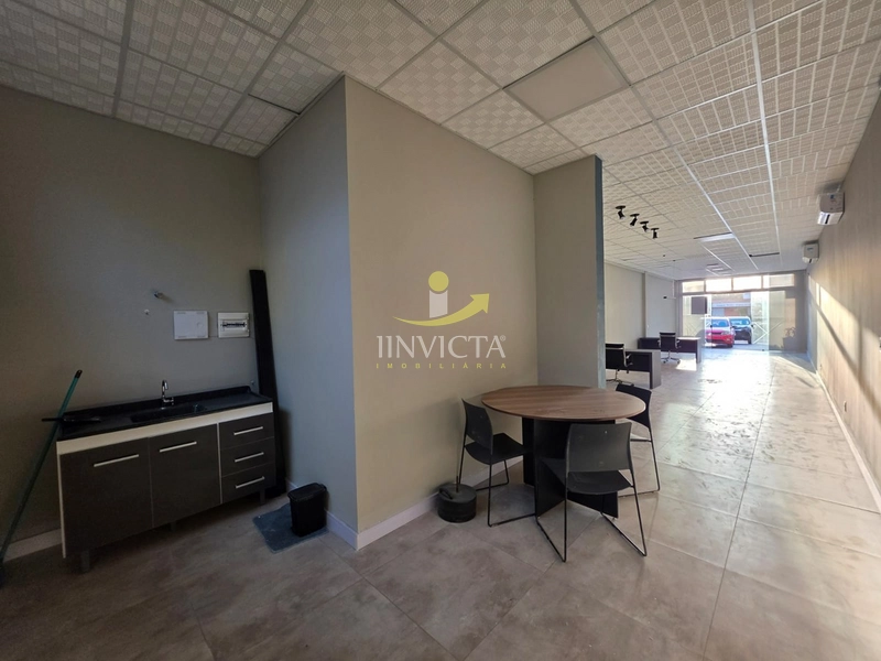 Loja disponível para locação anual em Atlântida.: 4ª foto da galeria de imagens do imóvel