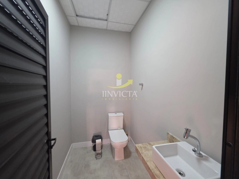 Loja disponível para locação anual em Atlântida.: 8ª foto da galeria de imagens do imóvel