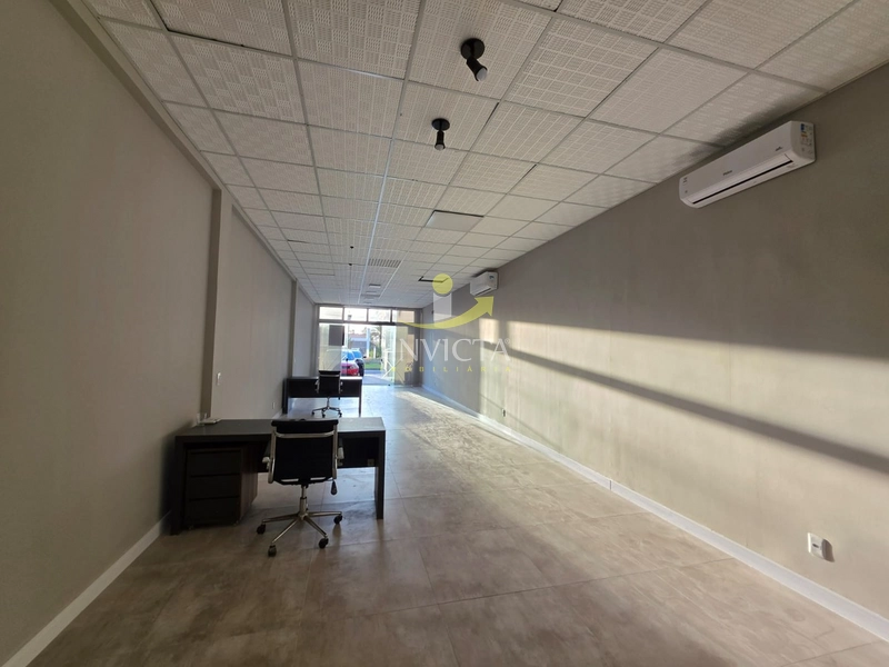 Loja disponível para locação anual em Atlântida.: 9ª foto da galeria de imagens do imóvel