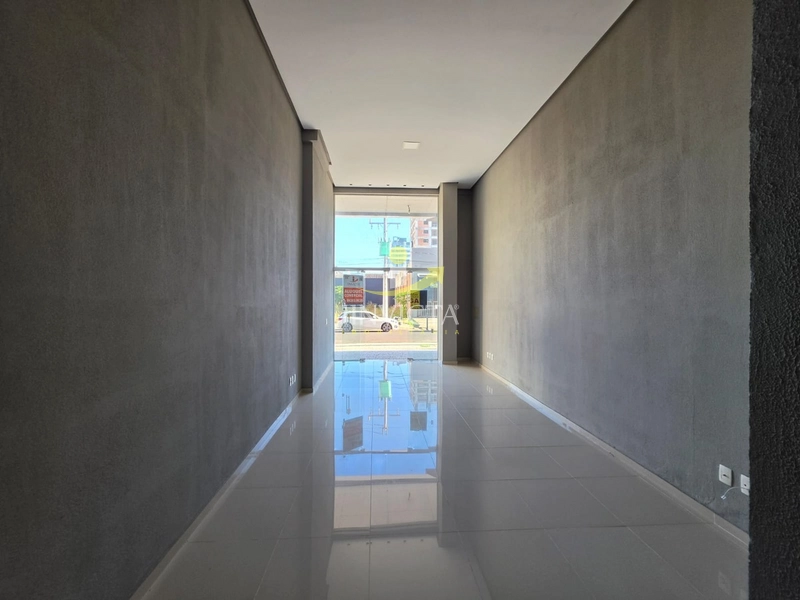 Loja disponível para locação anual na Avenida Paraguassú.: 3ª foto da galeria de imagens do imóvel