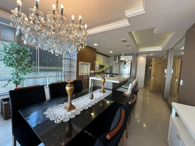 Belíssimo apartamento com vista para o mar: 1ª foto da galeria de imagens do imóvel