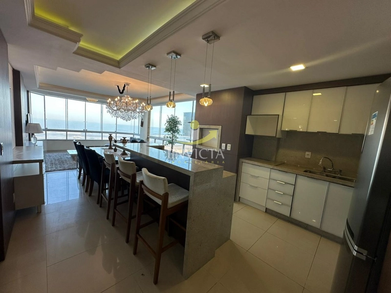 Belíssimo apartamento com vista para o mar: 3ª foto da galeria de imagens do imóvel