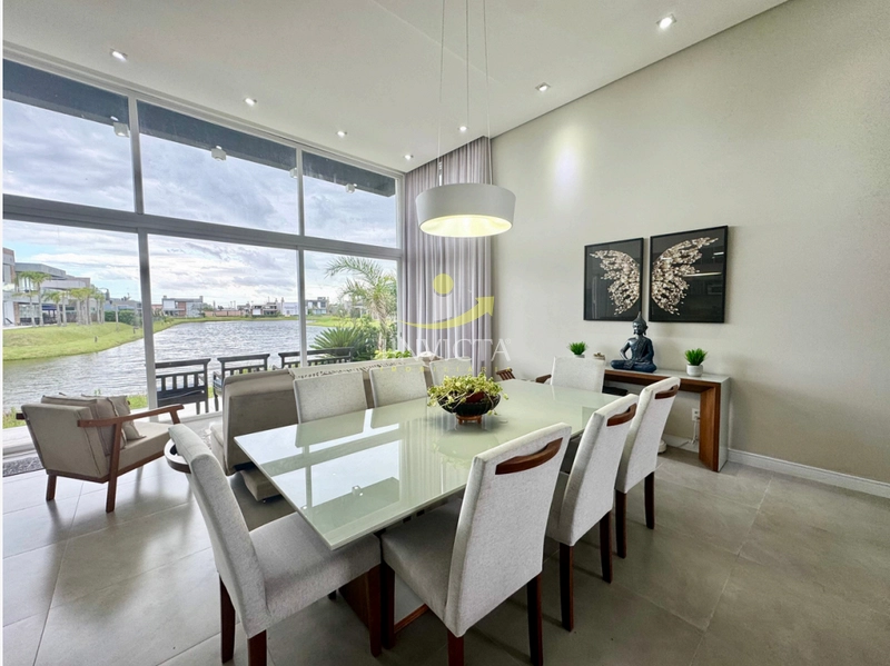 CASA TERREA NO CONDOMINIO RIVIERA - 3 SUÍTES: 1ª foto da galeria de imagens do imóvel