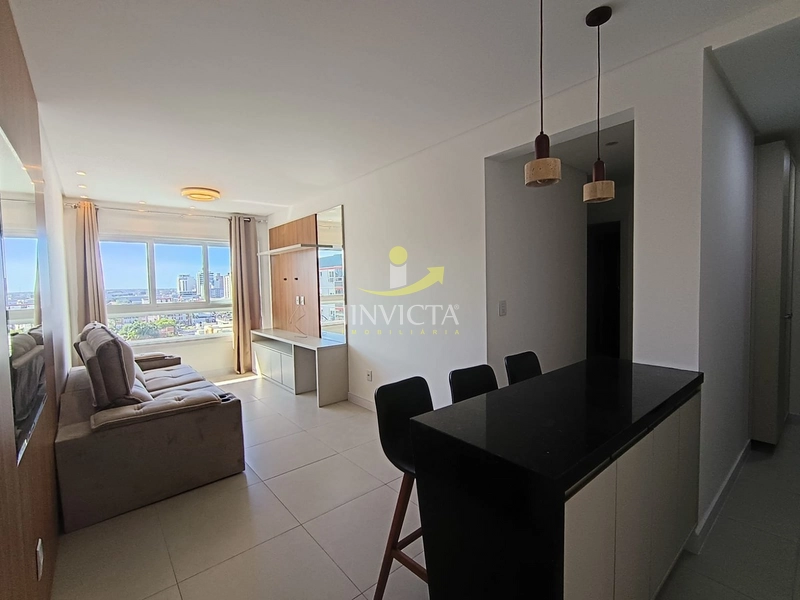 Apartamento com 02 suítes disponível para locação anual no Centro.: 1ª foto da galeria de imagens do imóvel