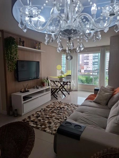 Apartamento de 02 dormitórios disponível para locação anual.