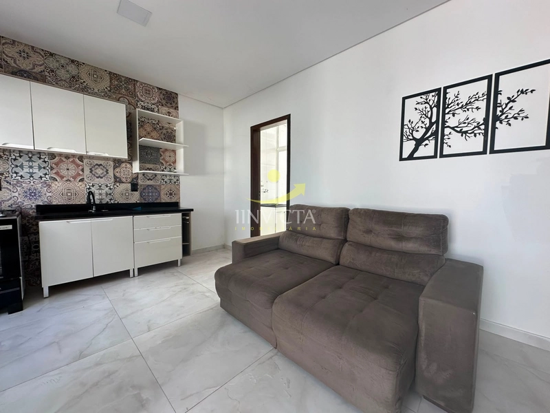 Casa 02 dormitórios disponível para aluguel anual.: 3ª foto da galeria de imagens do imóvel