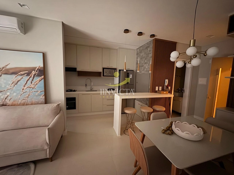 APARTAMENTO COM TERRAÇO NO NAVEGANTES MOBILIADO E DECORADO: 3ª foto da galeria de imagens do imóvel