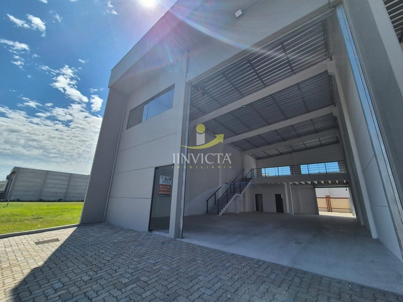 Pavilhão disponível para locação anual.: 5ª foto da galeria de imagens do imóvel
