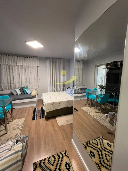 EXCELENTE LOFT, MOBILIADO, NO CENTRO, A POUCOS METROS DAS PRAÇAS: 3ª foto da galeria de imagens do imóvel