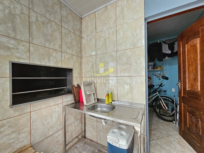 CASA EM ATLANTIDA SUL - 2 DORMITÓRIOS - COM PISCINA: 5ª foto da galeria de imagens do imóvel