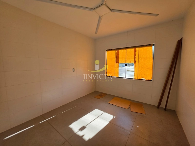 Casa Comercial de esquina disponível para aluguel anual.: 7ª foto da galeria de imagens do imóvel