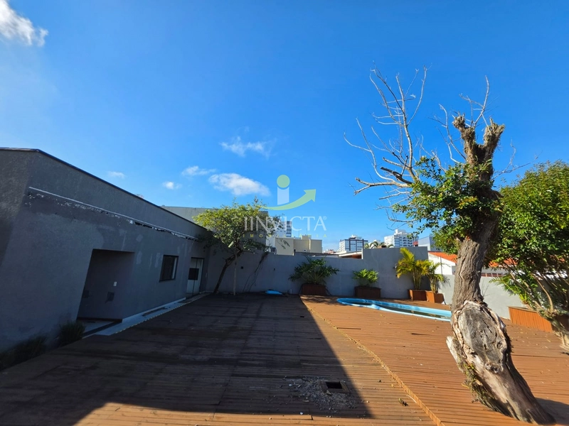 Casa Comercial de esquina disponível para aluguel anual.: 4ª foto da galeria de imagens do imóvel