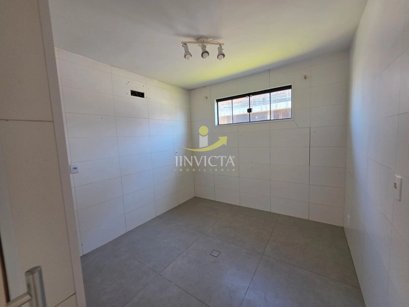 Casa Comercial de esquina disponível para aluguel anual.: 9ª foto da galeria de imagens do imóvel