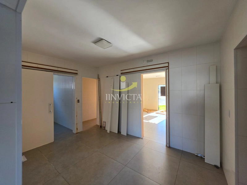 Casa Comercial de esquina disponível para aluguel anual.: 10ª foto da galeria de imagens do imóvel