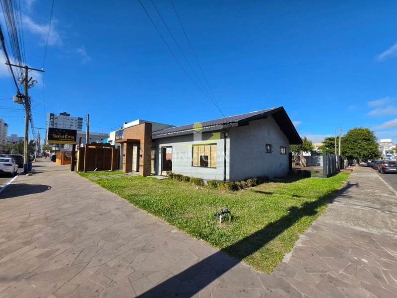 Casa Comercial de esquina disponível para aluguel anual.: 2ª foto da galeria de imagens do imóvel