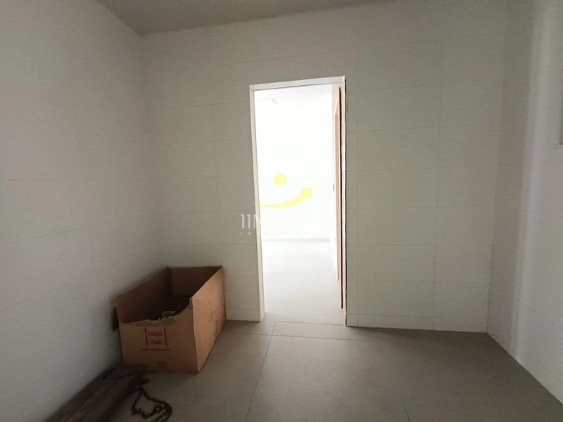 Casa Comercial de esquina disponível para aluguel anual.: 5ª foto da galeria de imagens do imóvel