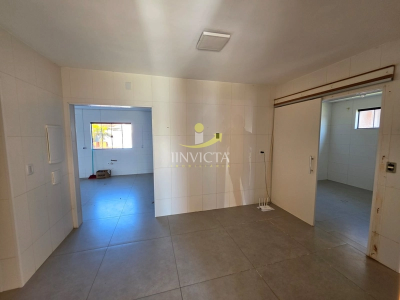 Casa Comercial de esquina disponível para aluguel anual.: 19ª foto da galeria de imagens do imóvel