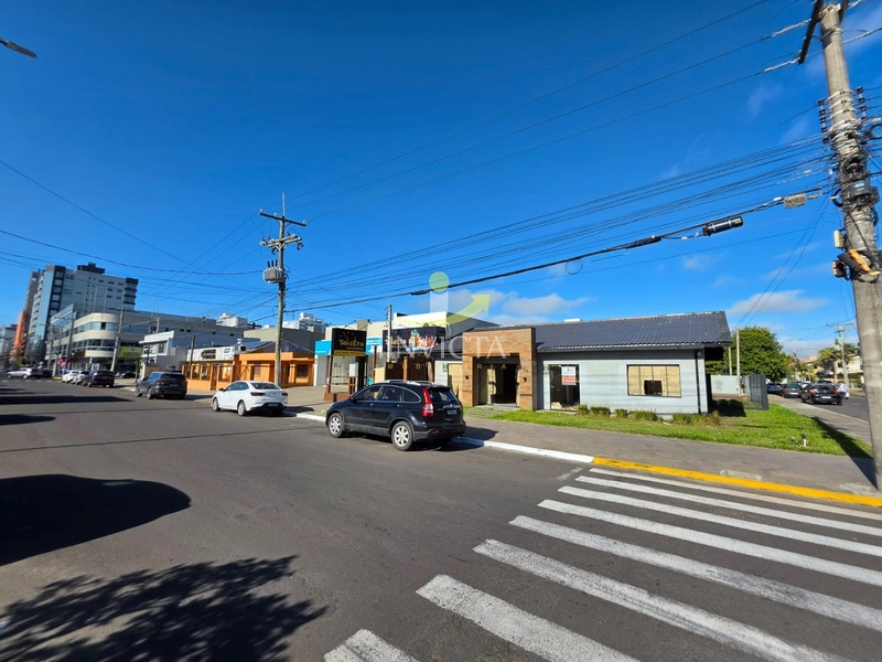 Casa Comercial de esquina disponível para aluguel anual.: 25ª foto da galeria de imagens do imóvel