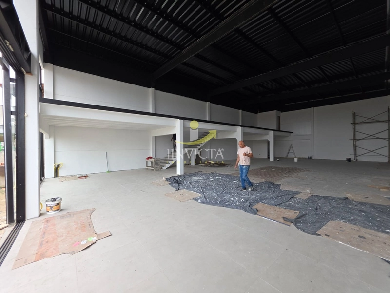 Loja disponível para aluguel anual na Av. Central.: 2ª foto da galeria de imagens do imóvel